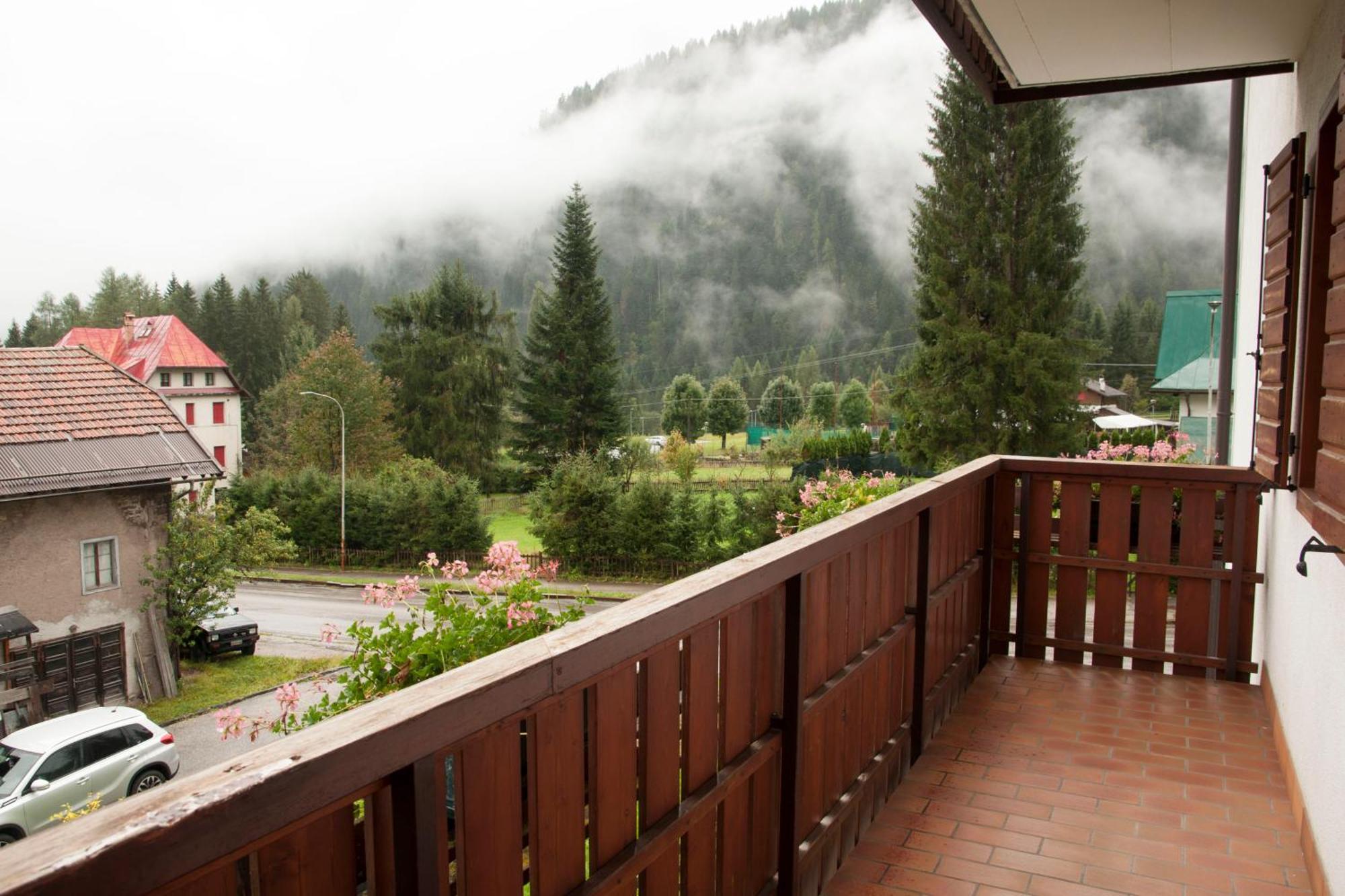 Garni Mariolina Bed & Breakfast Falcade Dış mekan fotoğraf