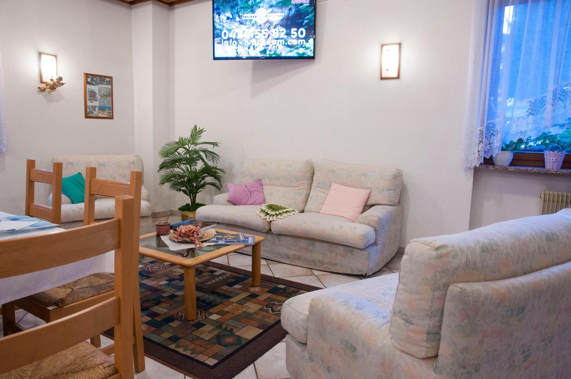 Garni Mariolina Bed & Breakfast Falcade Dış mekan fotoğraf