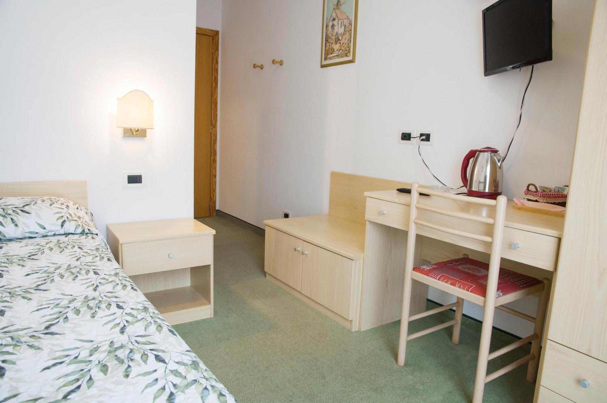 Garni Mariolina Bed & Breakfast Falcade Dış mekan fotoğraf