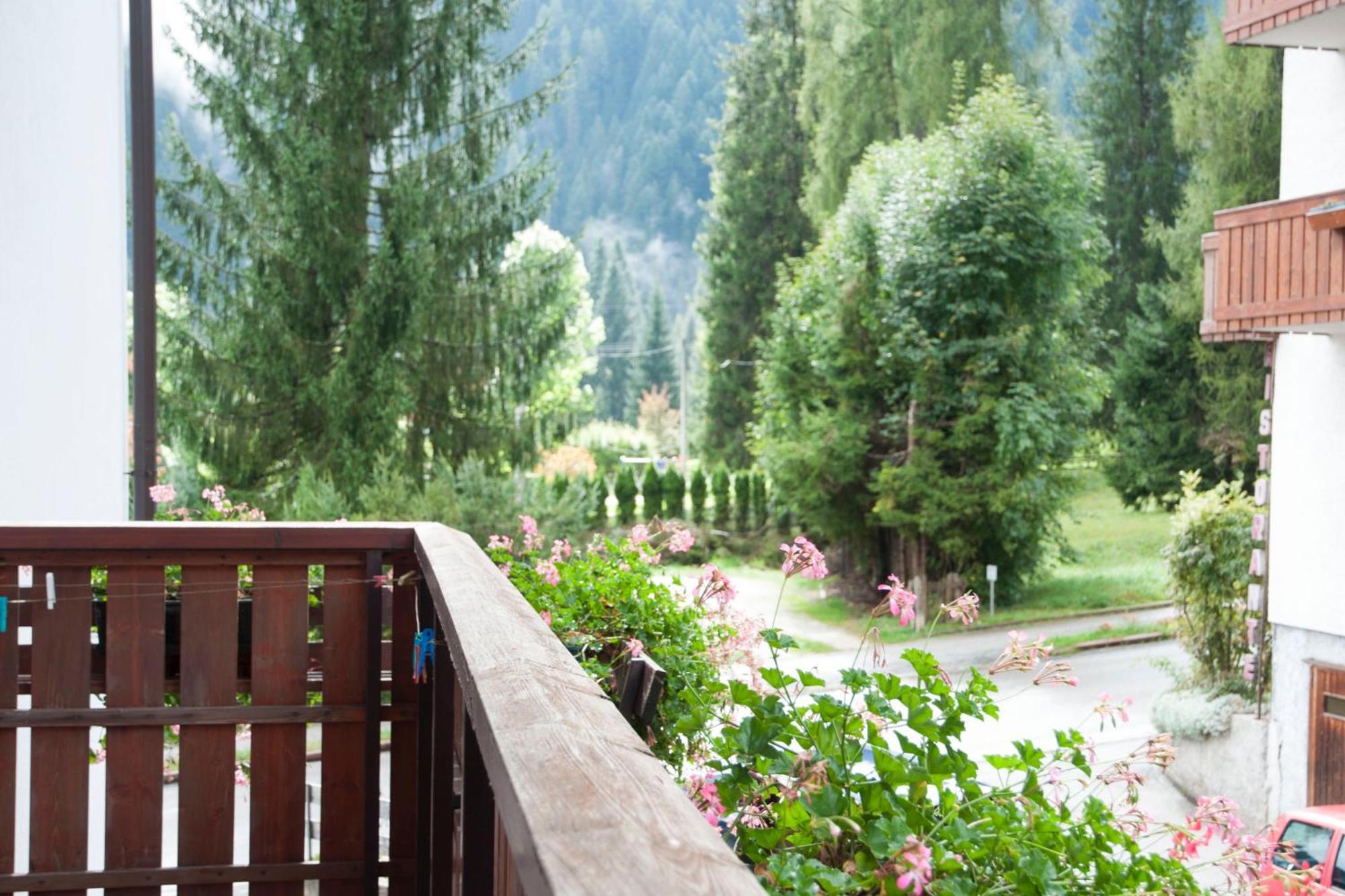 Garni Mariolina Bed & Breakfast Falcade Dış mekan fotoğraf